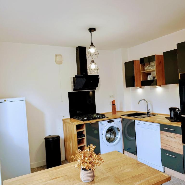 L'appart le 19 , F3 proche centre vue cathédrale, 2 chambres - Apartment mit 2 Schlafzimmern - 8