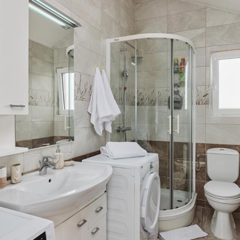 Bayview Apartments Tivat Montenegro - Two-Bedroom Apartment with Sea View - 16