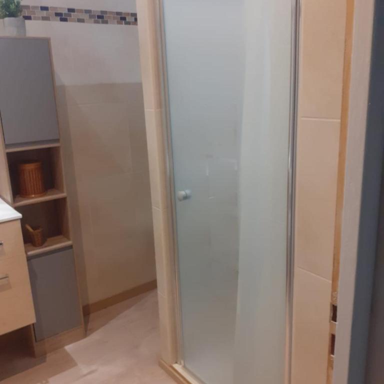 Proche centre ville, GIP ASFO, vue sur le jardin - Apartamento de 1 dormitorio - 6