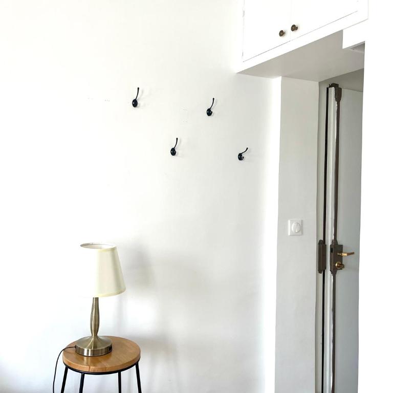Eiffel Tower - Cosy Studio - One-Bedroom Apartment - 4