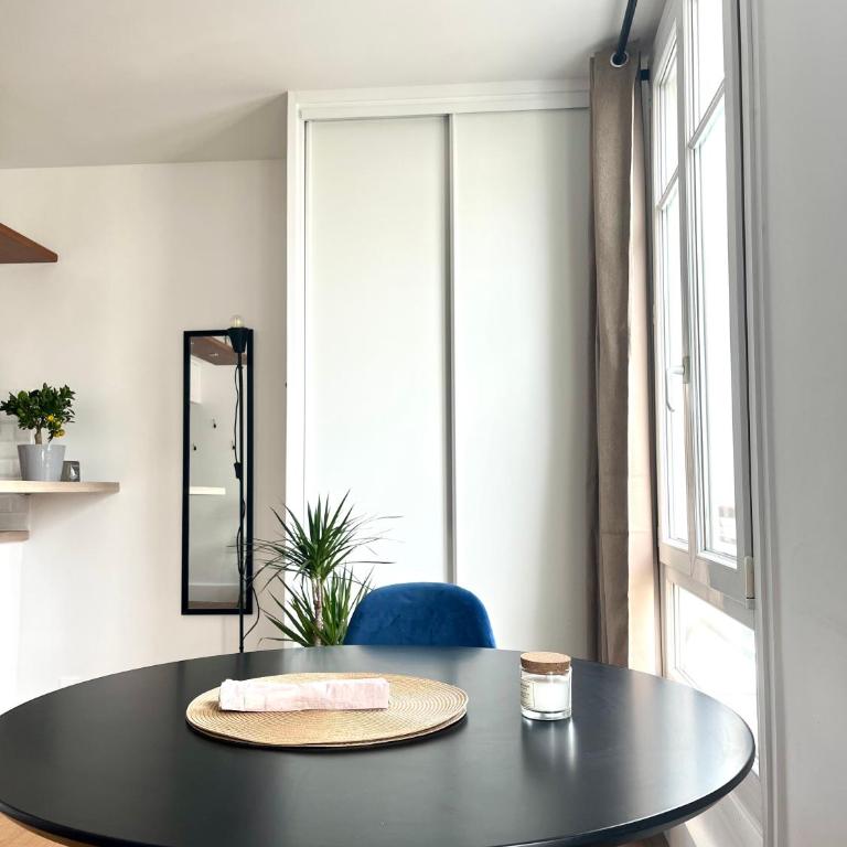 Eiffel Tower - Cosy Studio - One-Bedroom Apartment - 3