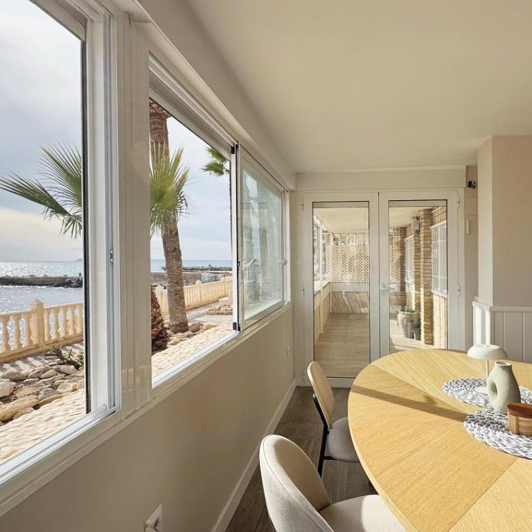 Exclusivas vistas al Mar Mediterraneo con terraza By Turihome - Three-Bedroom Apartment - 7