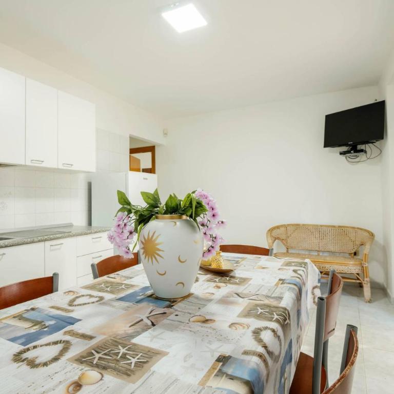 Residence Family House - Appartamento con 2 Camere da Letto - 5