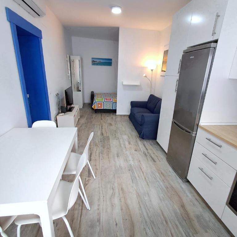 Casa El Cuartel with private seaview rooftop - Casa - 35