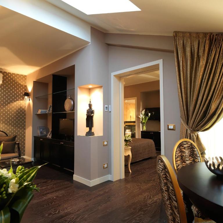 Savoia Hotel Regency - Suite con Balcone - 7