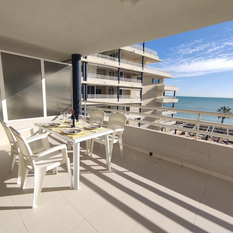 Apartamento Picasso 5 Inmomart - Apartamento de 2 dormitorios con terraza y vistas al mar - 4