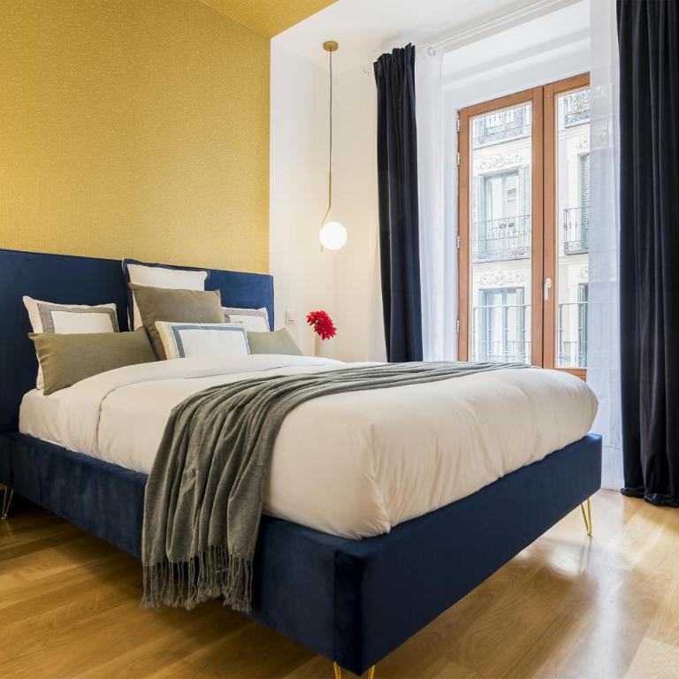 Gran Via by SkyKey - Two-Bedroom Apartment - 16