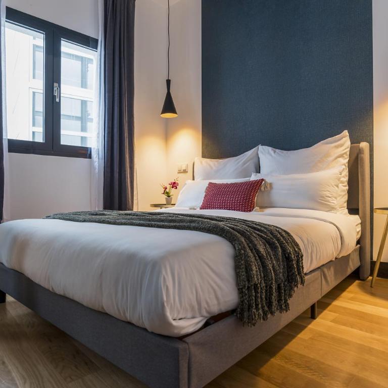 Gran Via by SkyKey - Two-Bedroom Apartment - 23