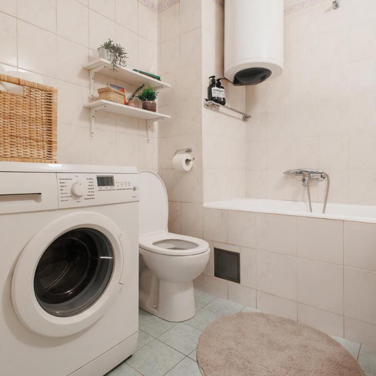 Sweet Nest 100m2 with Terrace Old Town Renovated - Three-Bedroom Apartment with Balcony - 13
