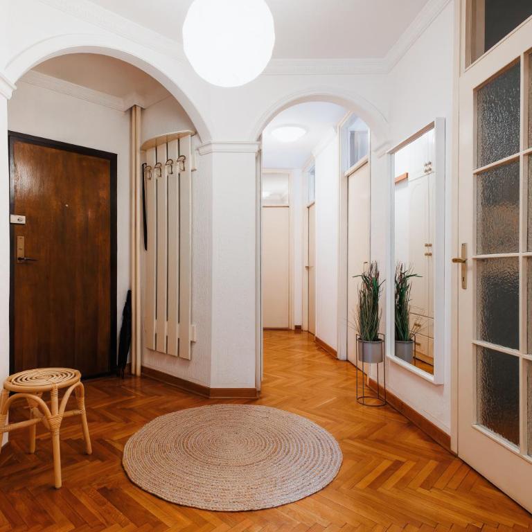 Sweet Nest 100m2 with Terrace Old Town Renovated - Three-Bedroom Apartment with Balcony - 41
