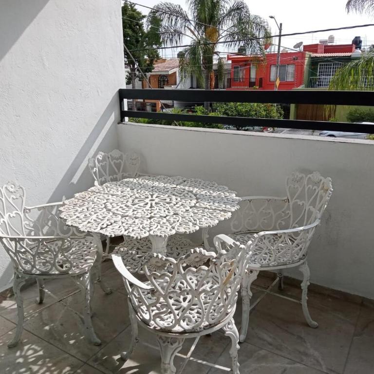 Ideal Holiday Home for Central Families - Three-Bedroom Apartment - 5