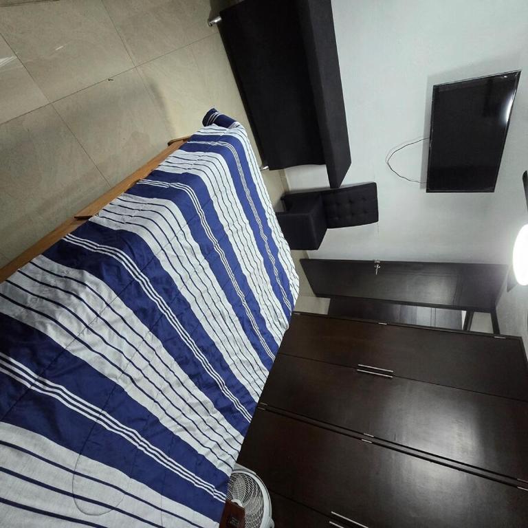 Ideal Holiday Home for Central Families - Three-Bedroom Apartment - 9