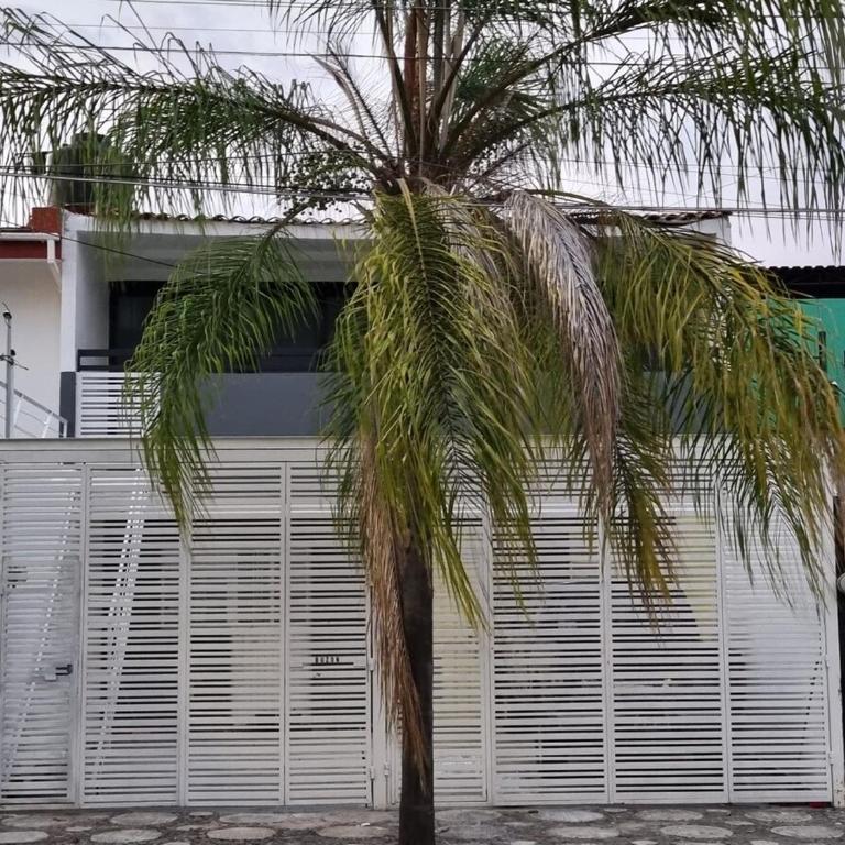 Ideal Holiday Home for Central Families - Three-Bedroom Apartment - 1