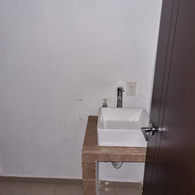 Ideal Holiday Home for Central Families - Three-Bedroom Apartment - 20