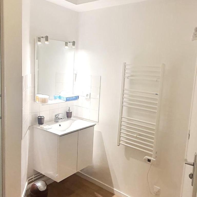 Lumineux & Convivial - Appartement 2 Chambres - 25