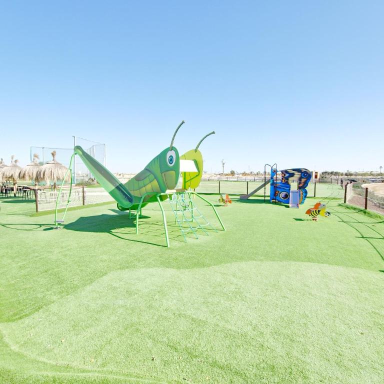 Penthouse with Solarium Santa Rosalia Lake & Life Resort, Los Alcazares 38 - Apartamento Premium de 3 dormitorios con balcón - 90