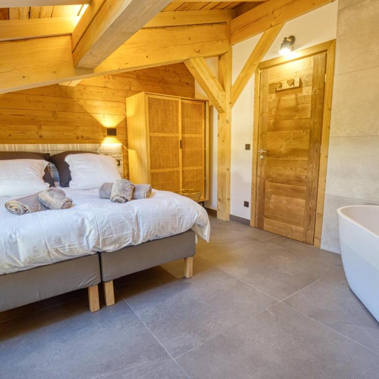 Chalet moderne avec jacuzzi et accès skis aux pieds - FR-1-505-199 - Chalet - 22