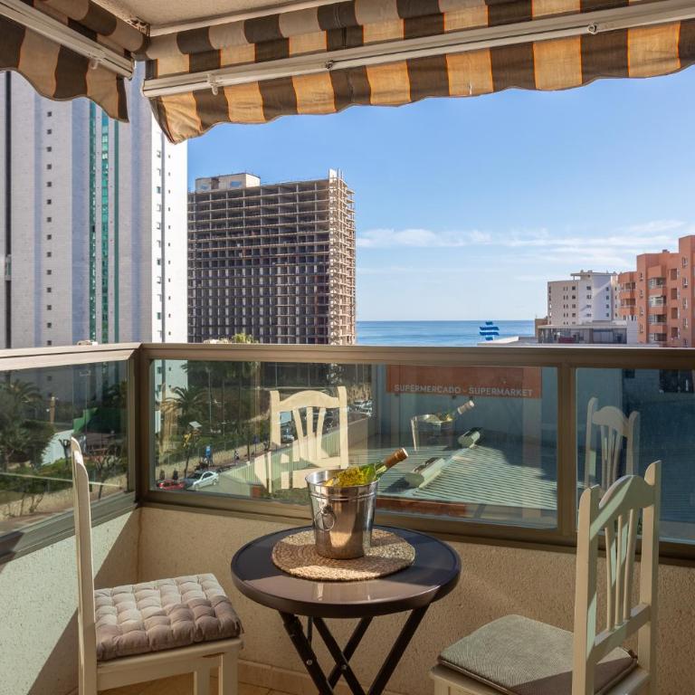 Piso con piscina y vistas al mar - Apartamento de 1 dormitorio - 2