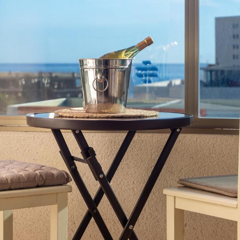 Piso con piscina y vistas al mar - Apartamento de 1 dormitorio - 1