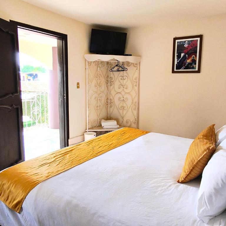 Hotel Jardines del Centro - Standard King Room - 3