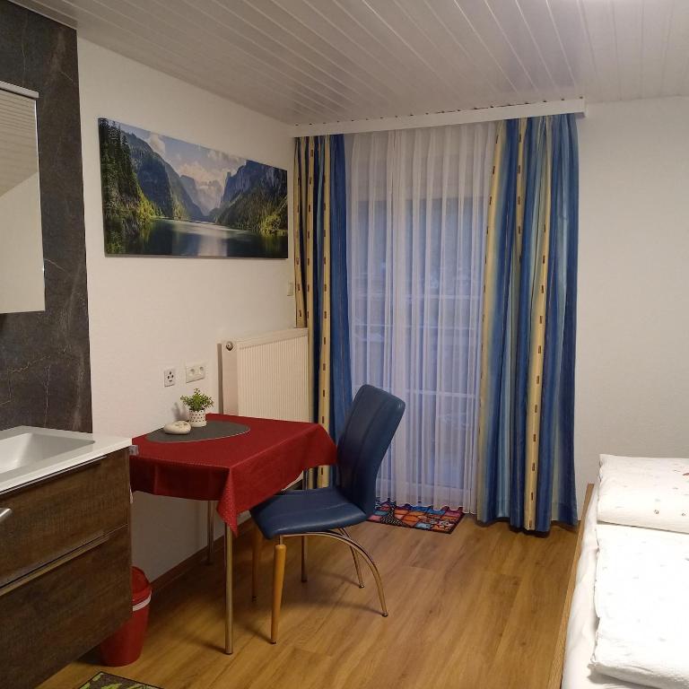 Gästehaus Sieglinde - Apartment mit 1 Schlafzimmer und Balkon - 15