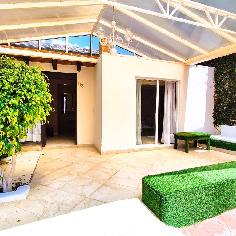 Hotel Jardines del Centro - King Suite - 3