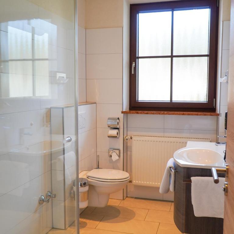 Landgasthof Schwarzberg - Superior Dreibettzimmer - 2