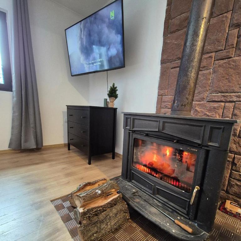 Mountain Nook - Two-Bedroom Apartment - 1