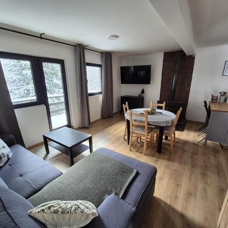 Mountain Nook - Two-Bedroom Apartment - 3