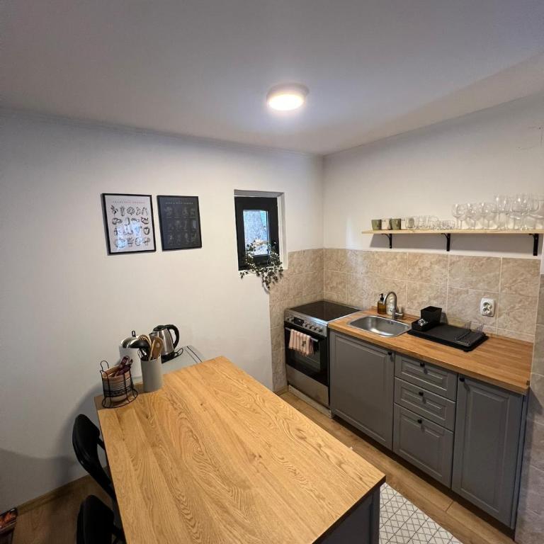 Mountain Nook - Two-Bedroom Apartment - 9