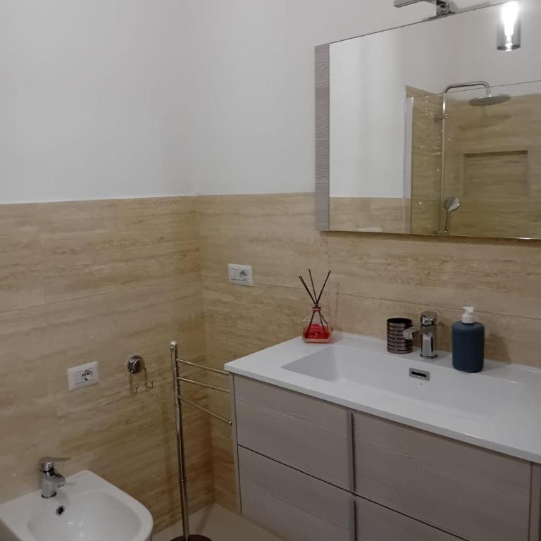 HOUSE 4c - Appartamento con 1 Camera da Letto - 20