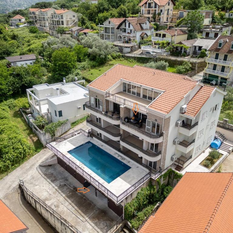 Luxury Design 2-Bedroom apartment by MN Property - Two-Bedroom Apartment with Balcony and Sea View - 12
