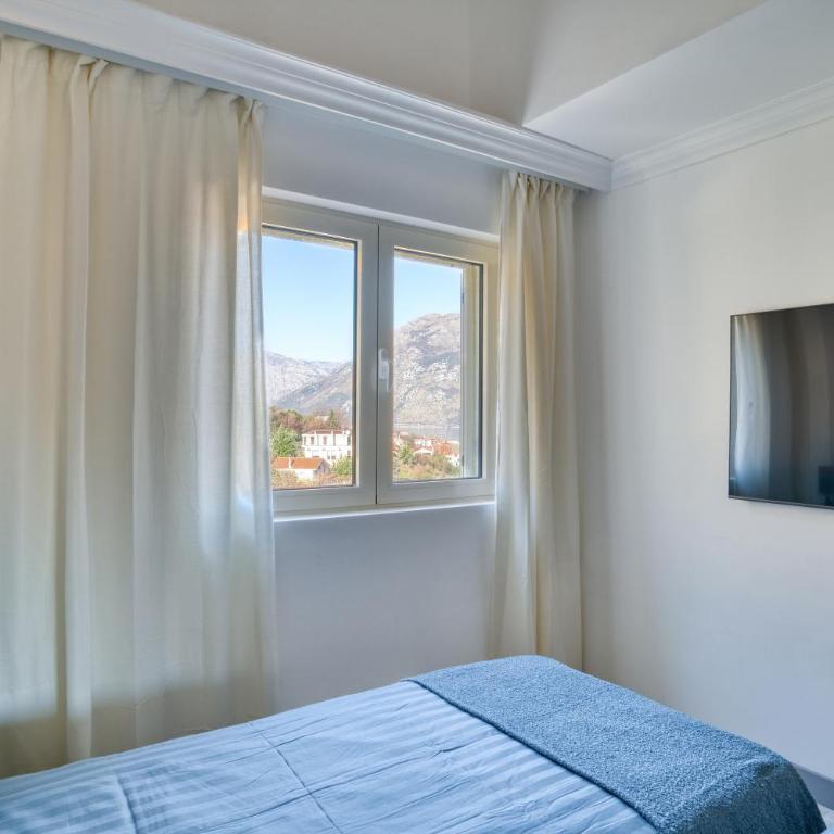 Luxury Design 2-Bedroom apartment by MN Property - Two-Bedroom Apartment with Balcony and Sea View - 17