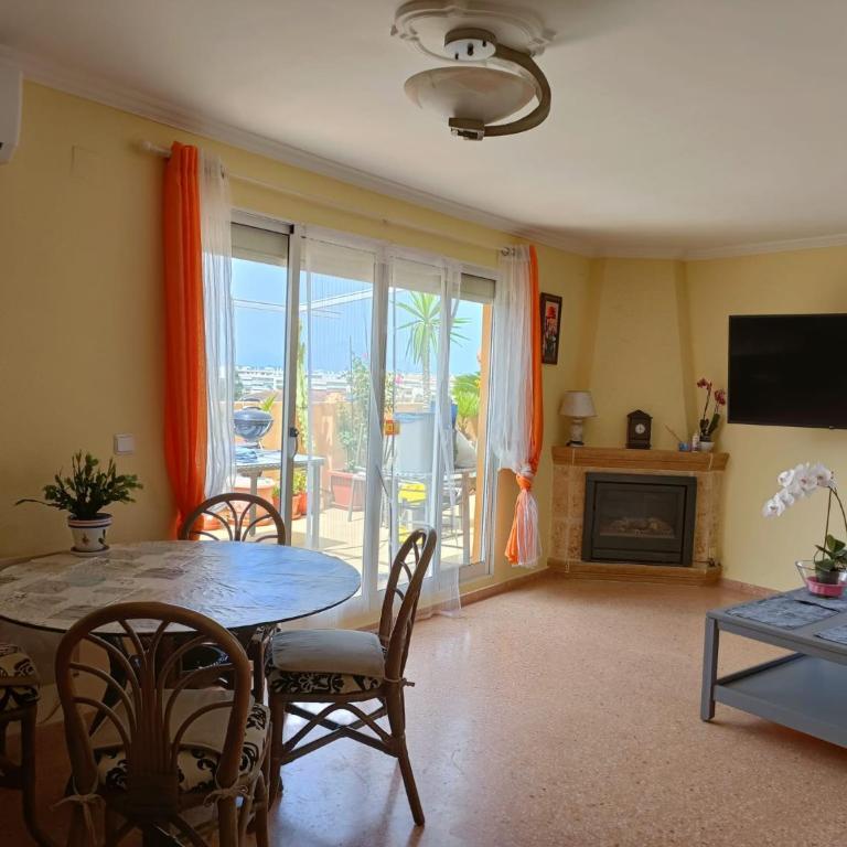 Atico Flores y Mar - Apartamento de 3 dormitorios con vistas al mar - 12