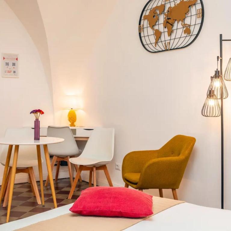 Romy House - One-Bedroom House - 11