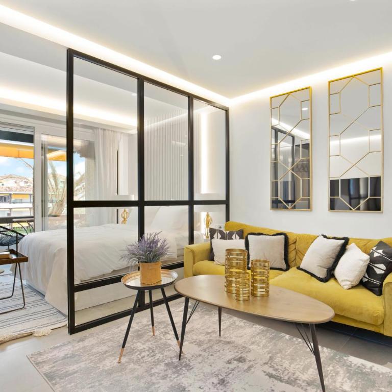 Golden Mile Lux Sea View Suite with Balcony - Apartamento de 1 dormitorio con balcón y vistas al mar - 1
