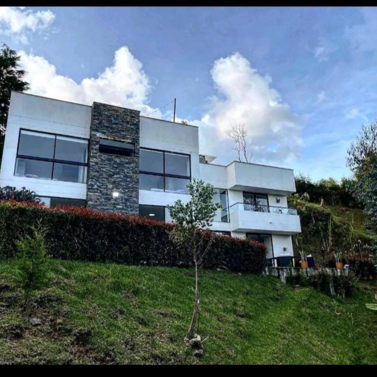 Villa cerca al aeropuerto - Casa de 5 dormitorios - 14