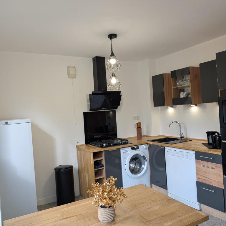 L'appart le 19 , F3 proche centre vue cathédrale, 2 chambres - Apartment mit 2 Schlafzimmern - 6