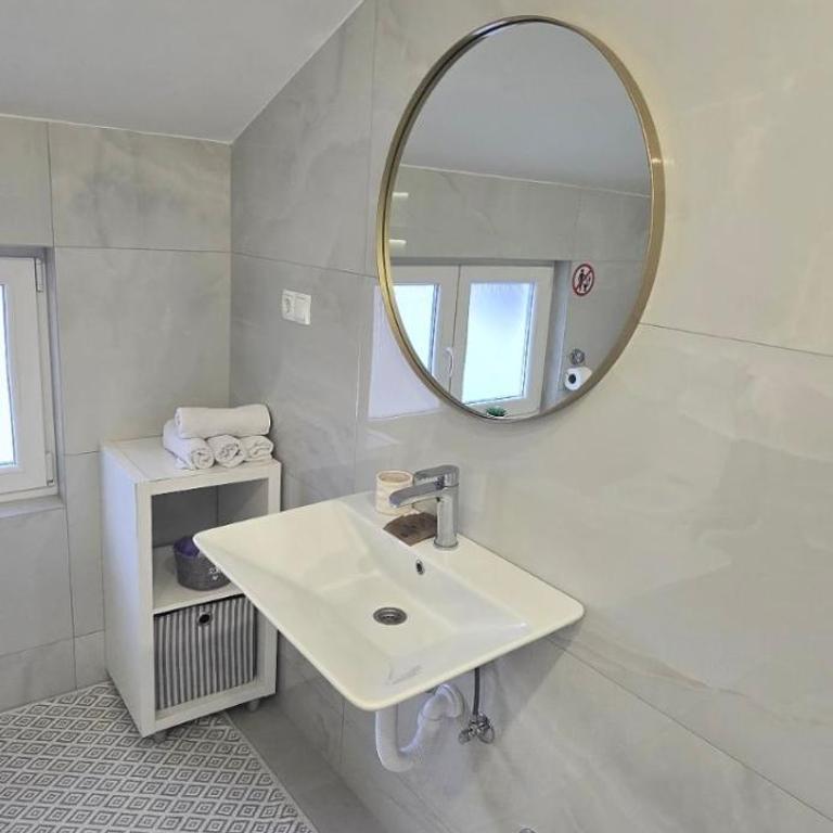 Apartman Ajdy - One-Bedroom Apartment - 32