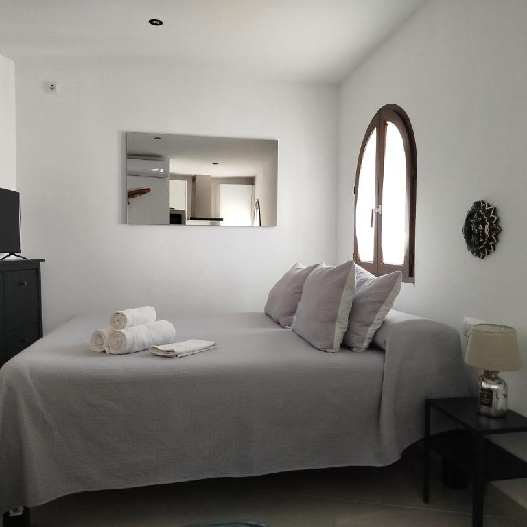 Apartamentos San Pedro - Habitación Deluxe con cama extragrande - 1
