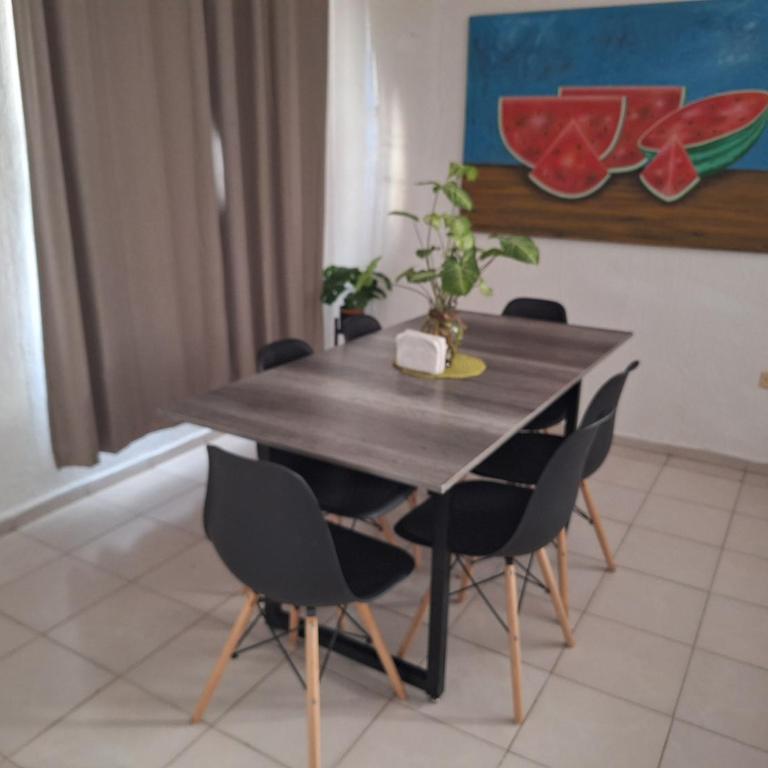 Casa en Puesta del Sol/Excelente Ubicación/2 Hab/Wifi/Netflix/Super comoda - Two-Bedroom House - 12