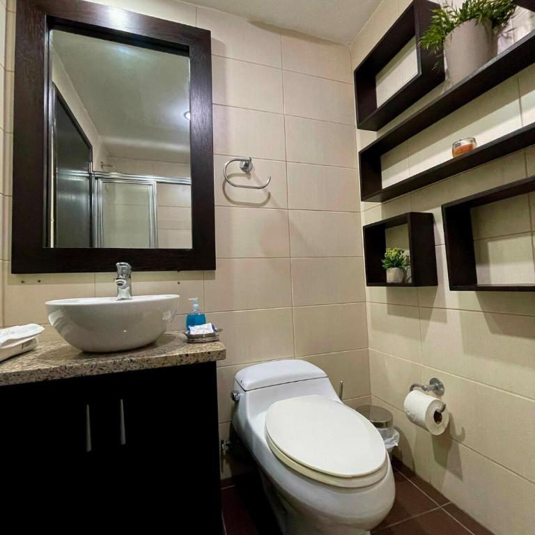 Ecuabook OmniHospital Torre Sol 702 - Apartamento de 2 dormitorios - 50