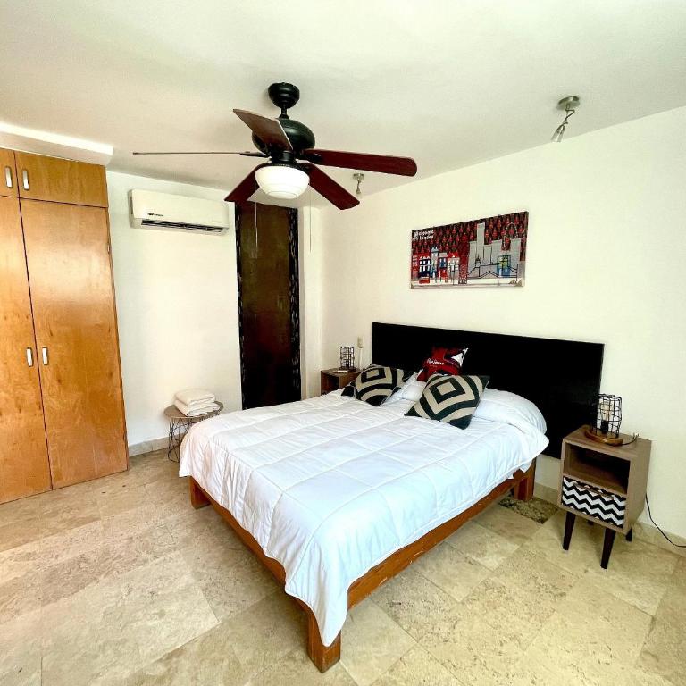 Depto 2 Pisos, Vista Alberca. A 50 mts Del Mar - Apartamento de 3 dormitorios - 18