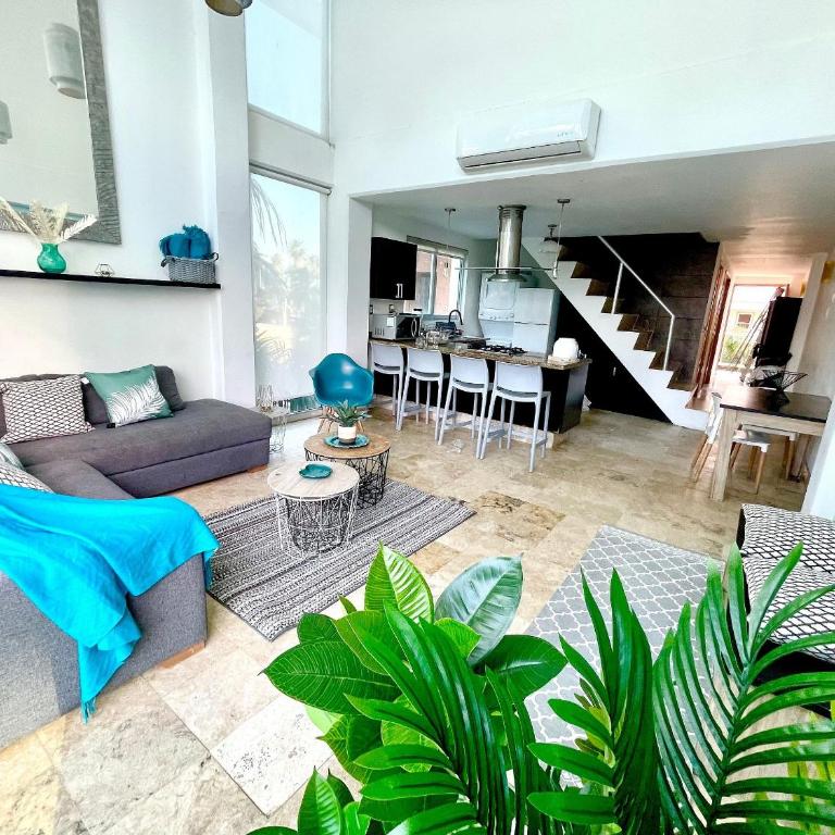 Depto 2 Pisos, Vista Alberca. A 50 mts Del Mar - Apartamento de 3 dormitorios - 2