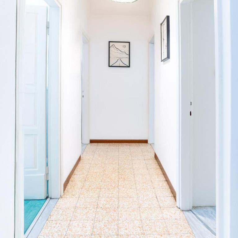 Private parking 3Bd Apartment near Piazza Carducci - Appartamento - 24