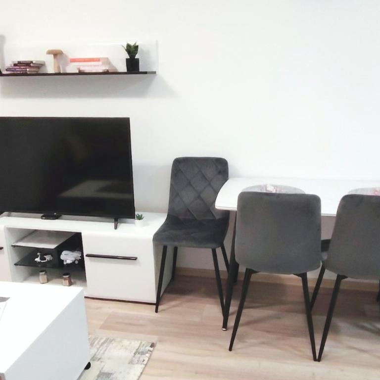 Apartman IRIS - One-Bedroom Apartment - 9