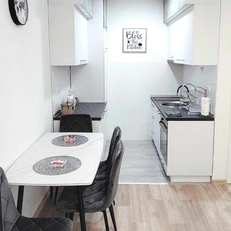 Apartman IRIS - One-Bedroom Apartment - 4