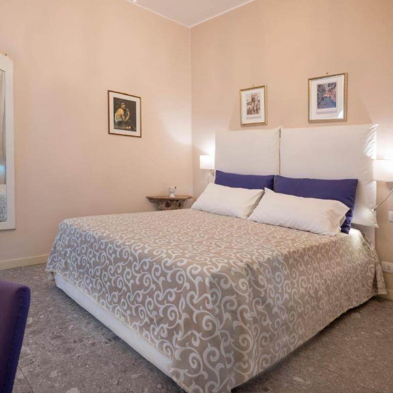 Porta Di Mezzo Luxury Suites & Rooms - Double Room - 1