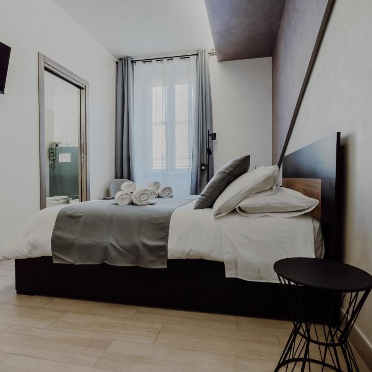 Domus Æterna - Re di Roma - Camera Matrimoniale con Bagno Privato - 2