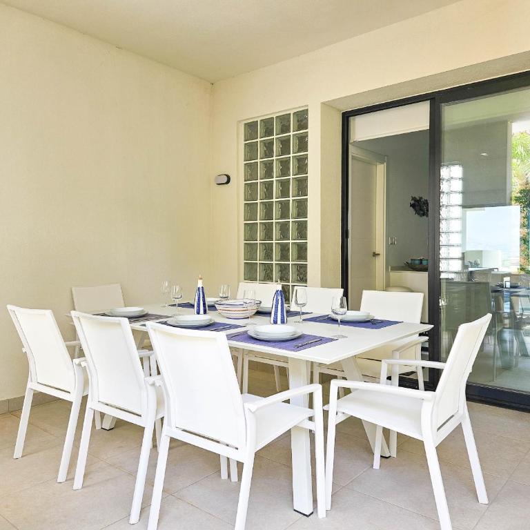 Modern 2 bed ground floor apartment Finca Cortesin - Apartamento de 2 dormitorios con vistas al jardín - 22